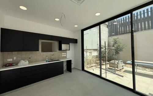 Building 500 m² for rent in Agia Triada, Limassol, 3032
