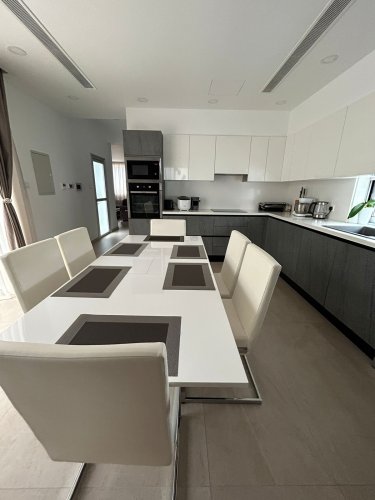 4-bedroom detached house for sale 230 m² in Oroklini, Larnaca