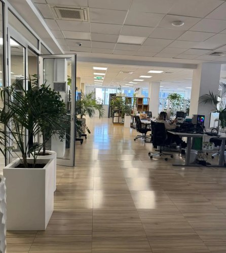 Офис 1242 м² в аренду в Agios Athanasios, Limassol, 4100