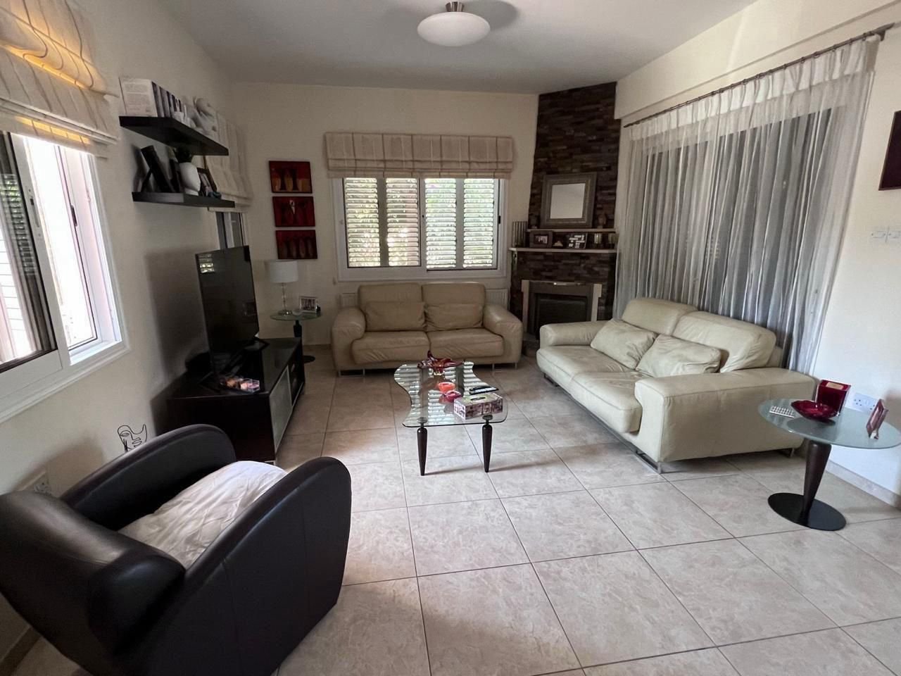 4 bedroom house 317 m² Parekklisia, Cyprus
