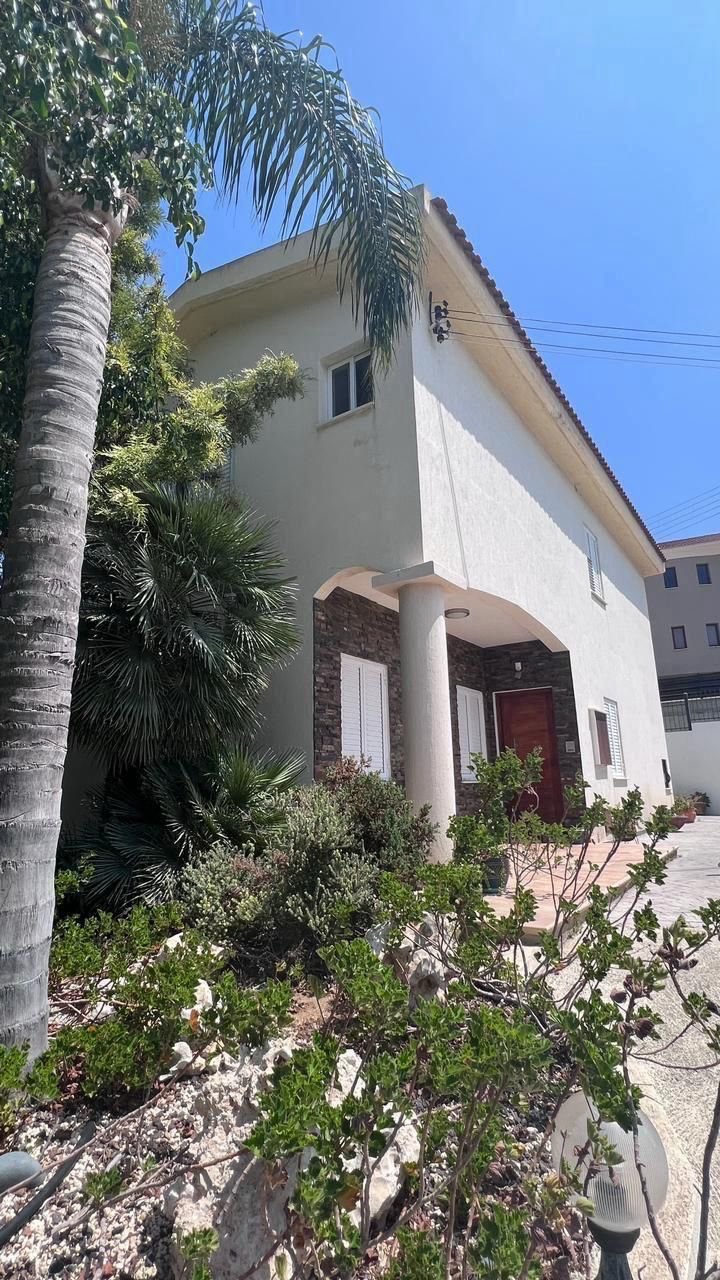 4 bedroom house 317 m² Parekklisia, Cyprus