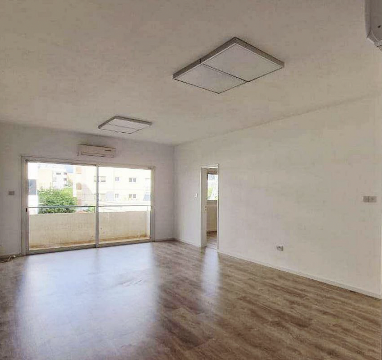 Pomieszczenie biurowe 115 m² w Limassol, Cypr