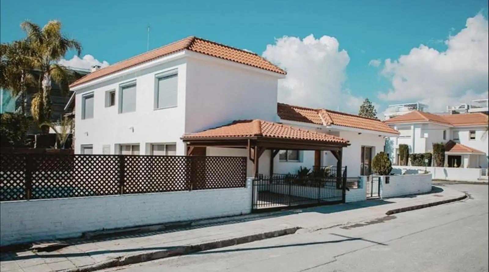 Villa 6 habitaciones  en Demos Agiou Athanasiou, Chipre