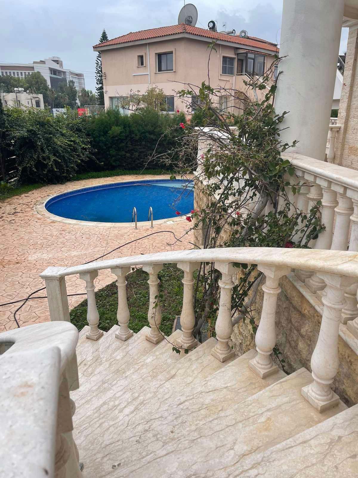 houses z 6 sypialniami w pyrgos-tourist-area, Cypr [ID: 0602-235510]