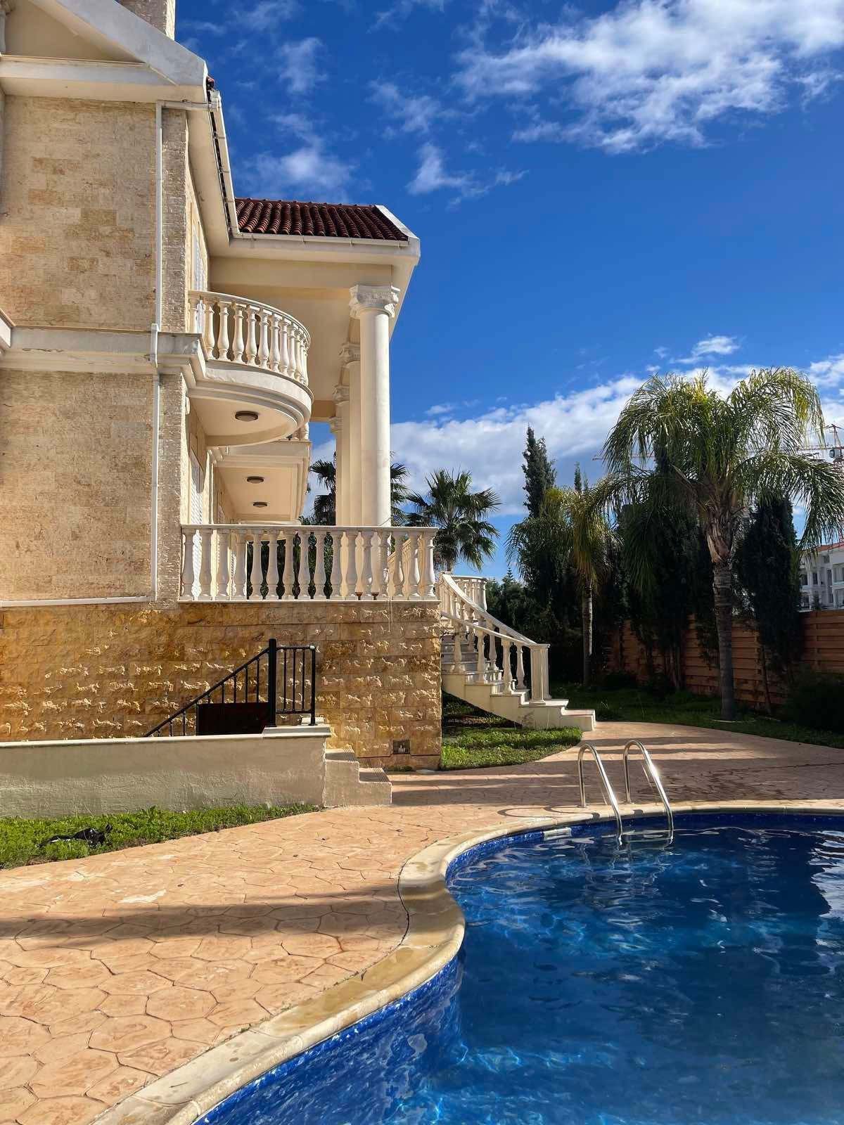 houses z 6 sypialniami w pyrgos-tourist-area, Cypr [ID: 0602-235510]